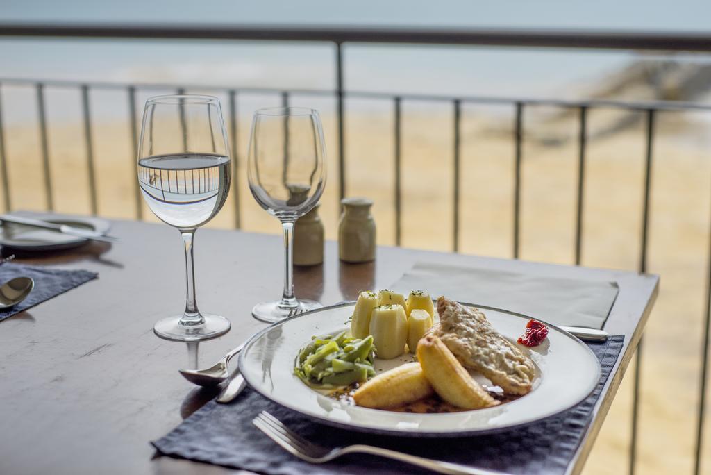 Hotel Torre Praia Порту-Санту Экстерьер фото
